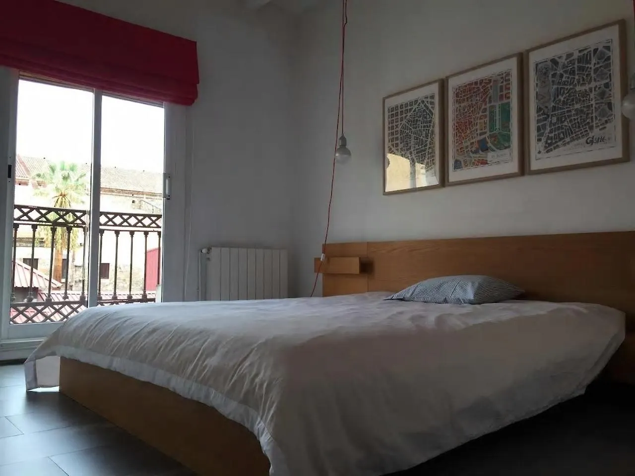 Beautiful & Bright Apartment Near Ramblas Barcelona