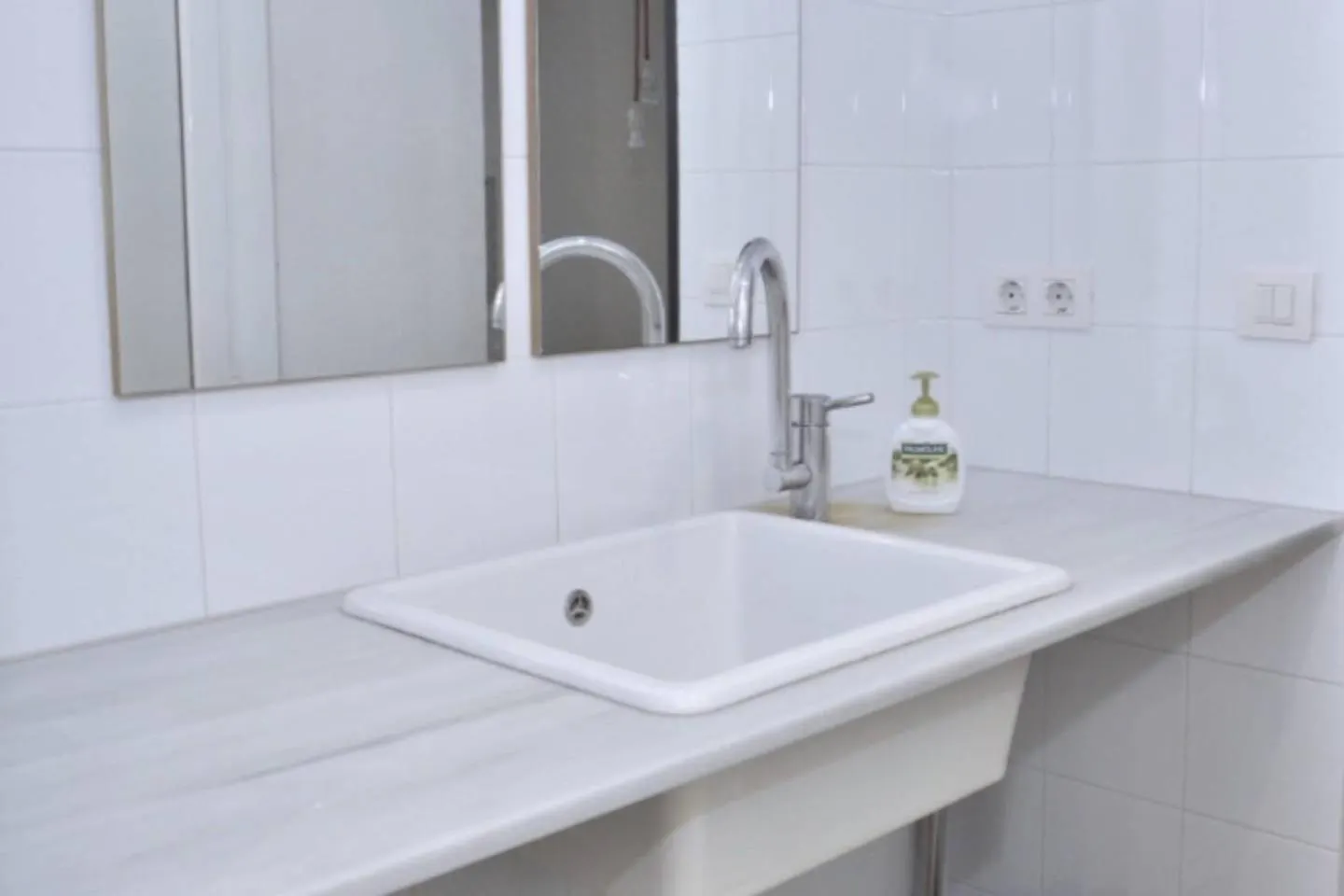 Beautiful & Bright Apartment Near Ramblas Barcelona 0*,