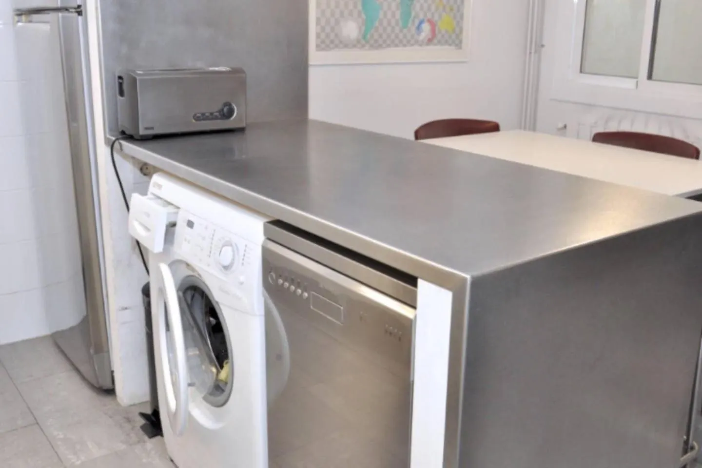 Beautiful & Bright Apartment Near Ramblas Barcelona